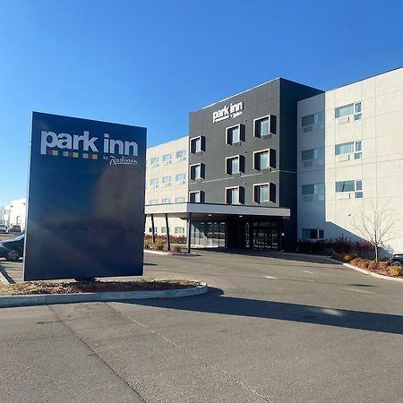 Park Inn By Radisson Edmonton Airport Leduc Kültér fotó